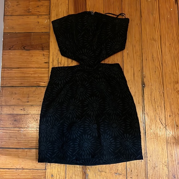Perfect condition black cut out Princess polly dress - Picture 2 of 2